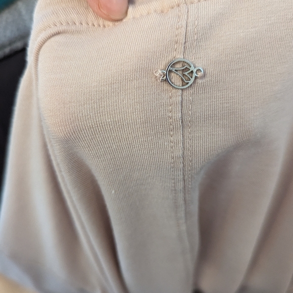 Diadora Powder Pink Long Sleeve Front Twist Top - Picture 5 of 6